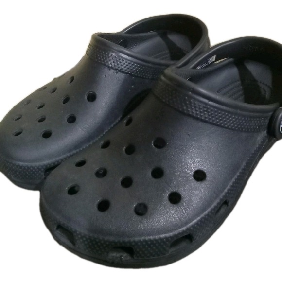 Crocs BLACK Classic Clogs Shoes Unisex Womens 8 and Mens 6 - Picture 1 of 6